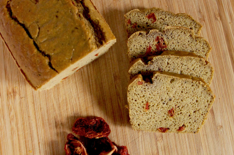 Pan de plátano macho y tomates secos