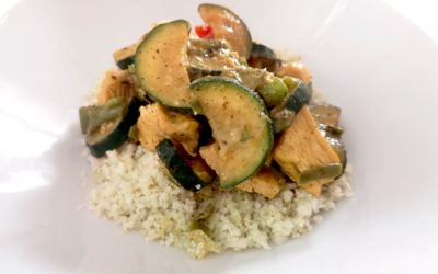 Curry de brócoli con cuscús de coliflor